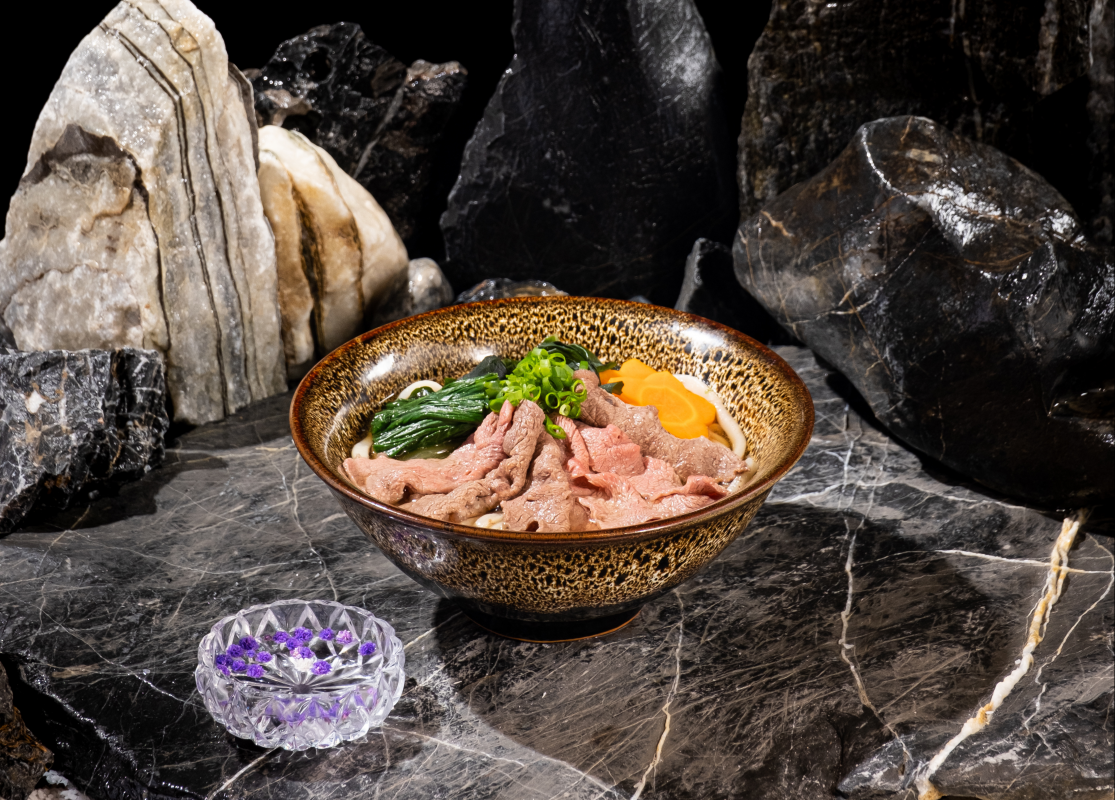 東北日本料理レストラン